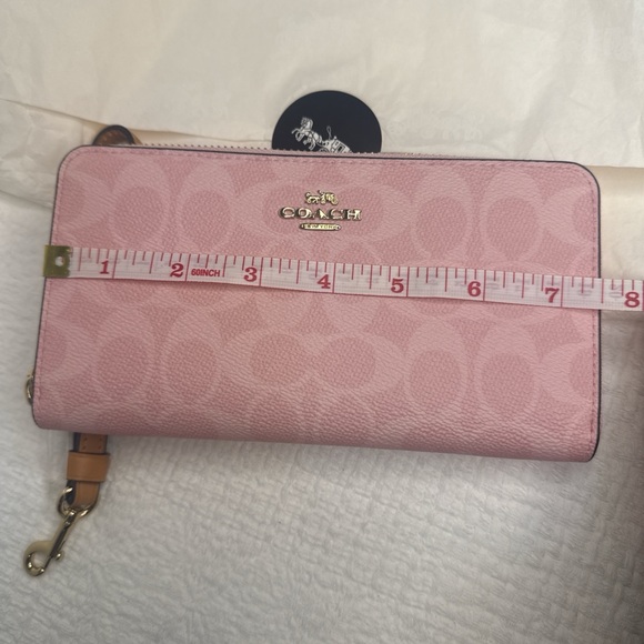 COACH Long Zip Around Wallet In Signature Canvas.
COLOR: GOLD/POWDER PINK 💕 - Picture 5 of 6